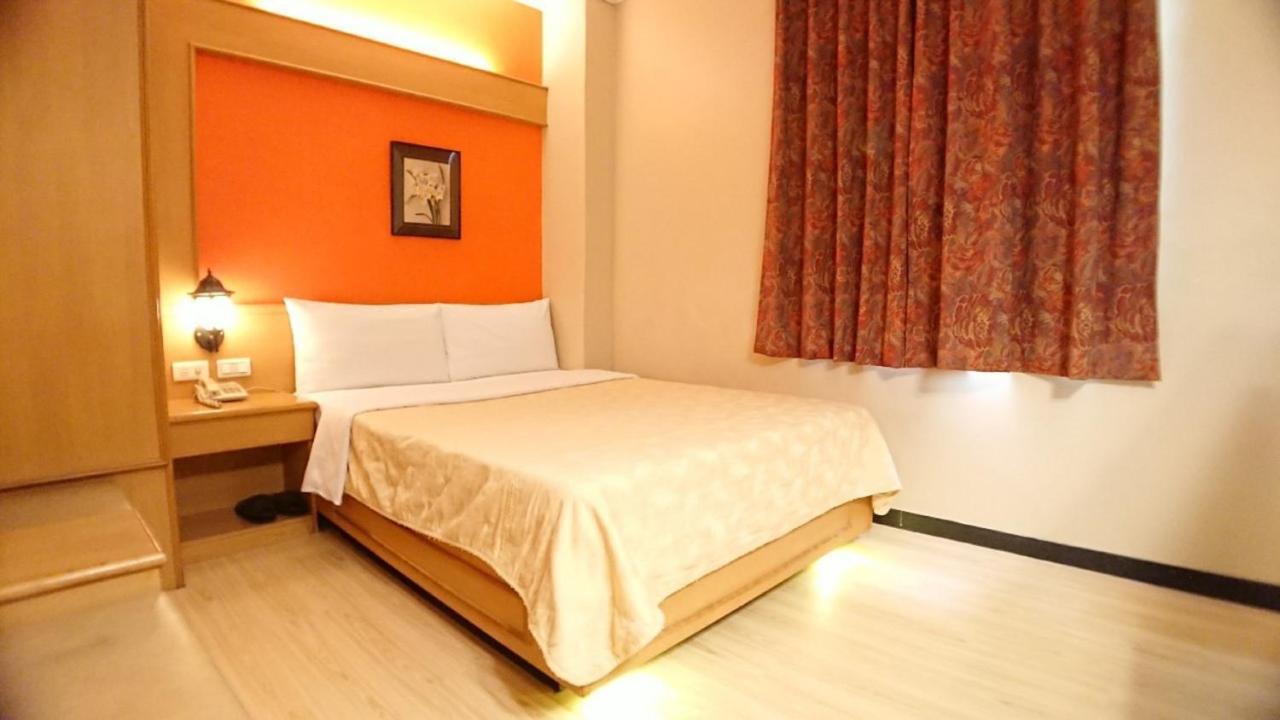 Yes Hotel Chiayi City Exterior photo
