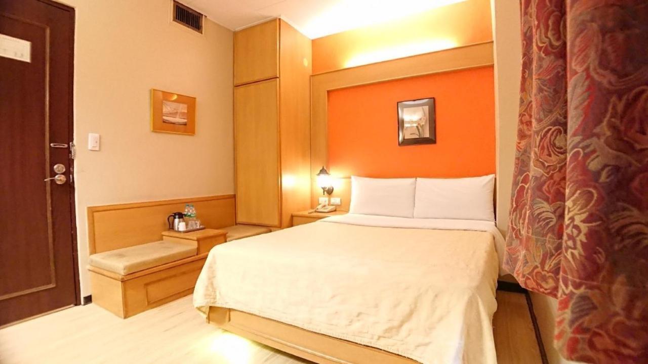 Yes Hotel Chiayi City Exterior photo
