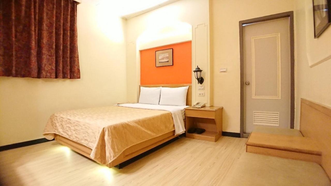 Yes Hotel Chiayi City Exterior photo